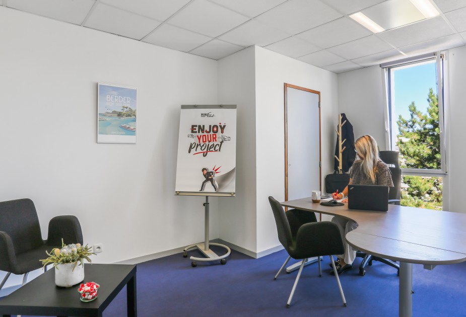 Bureau equipe Centre d affaires Vannes Tenenio 2eme etage