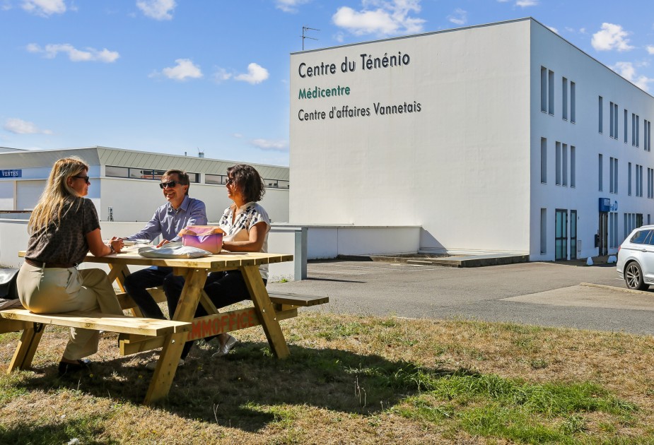 Table pic nic Centre d affaires vannes tenenio