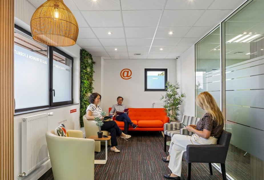 V2 Accueil Entrée Centre affaires Vannes Laroiseau Rdc - Immoffice